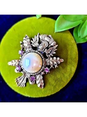 Vintage Estate Gold Tone Faux Pearl Glass Rhinestones Heraldic Brooch 2"L×1.5W